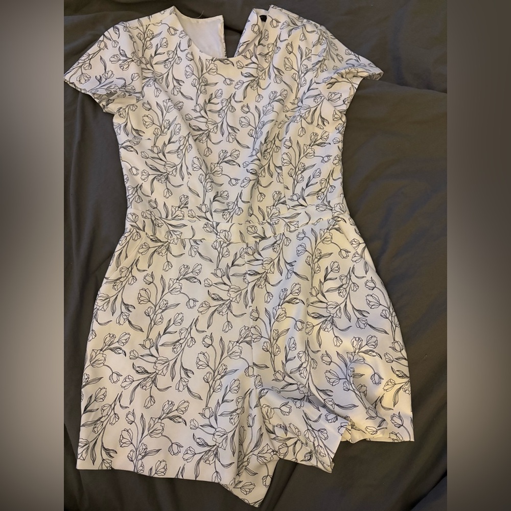 Banana Republic Floral Print Short Sleeve romper